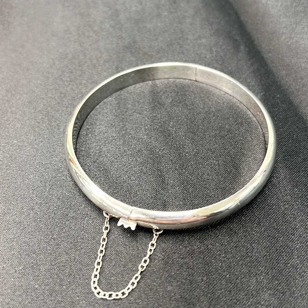 925 Sterling Silver Classic Round Bangle with Safety Clasp